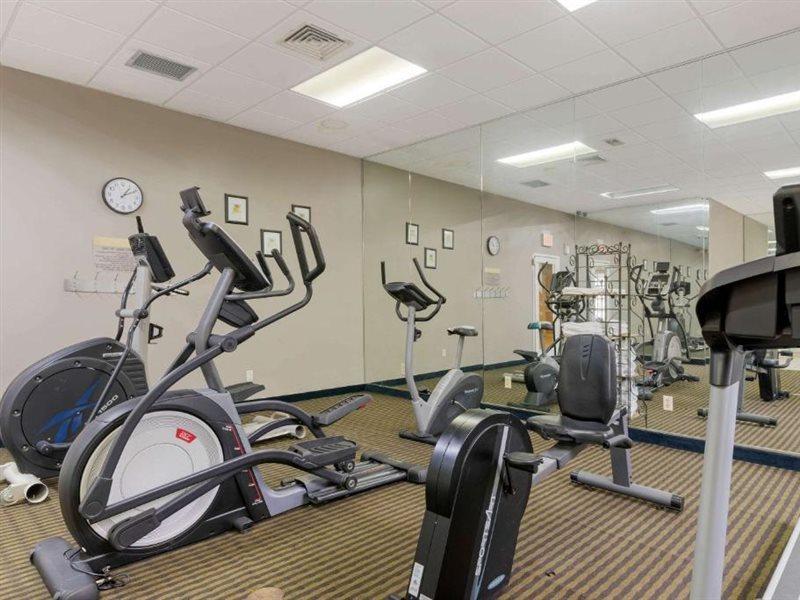 Days Inn By Wyndham Hinesville Near Fort Stewart, Newly Renovated, Free Hot Breakfast, Restaurant And Bar Exterior foto