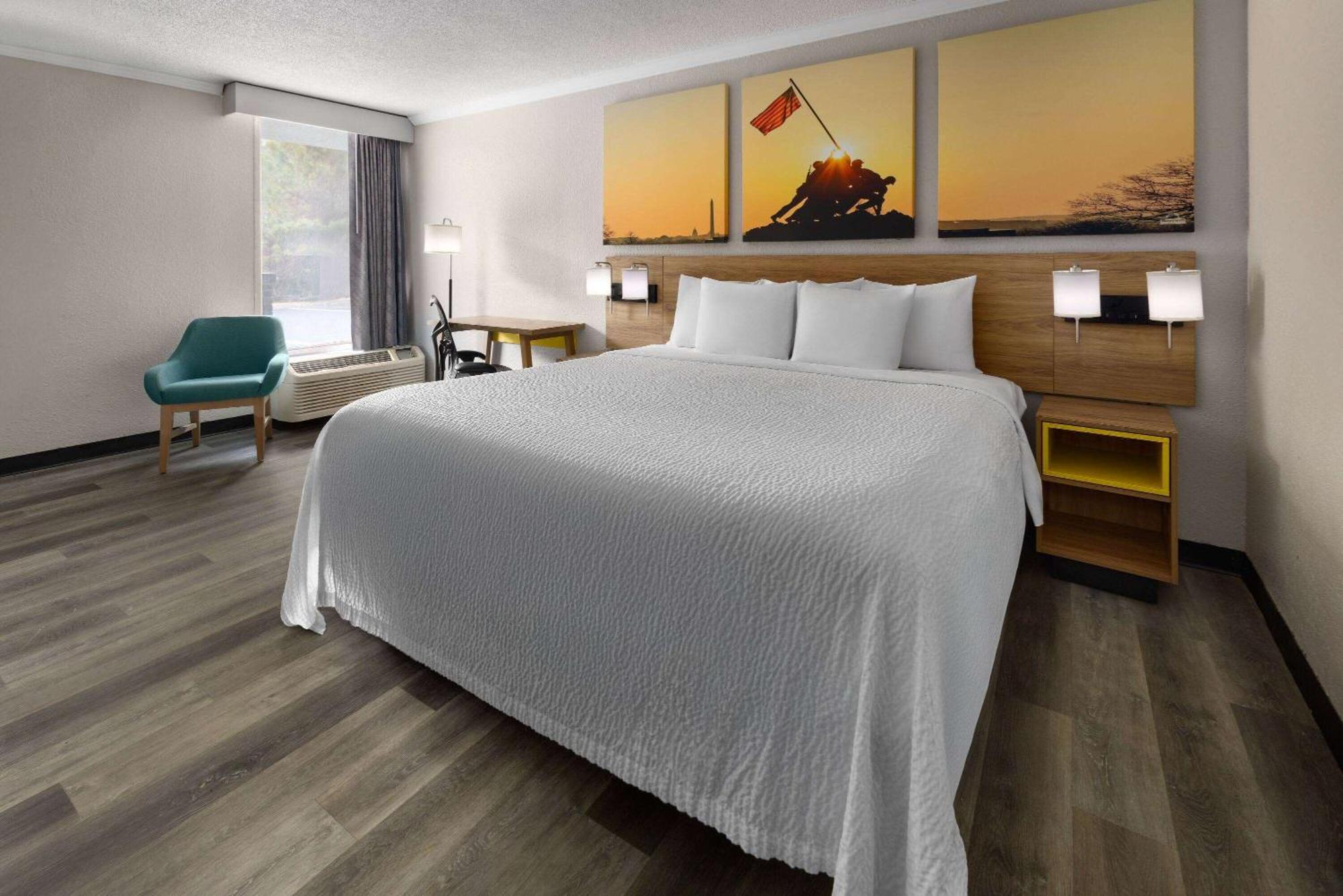 Days Inn By Wyndham Hinesville Near Fort Stewart, Newly Renovated, Free Hot Breakfast, Restaurant And Bar Exterior foto